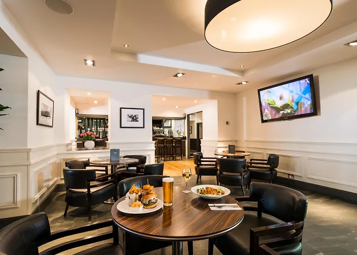 Leonardo Edinburgh MurrayfieldAlbergo